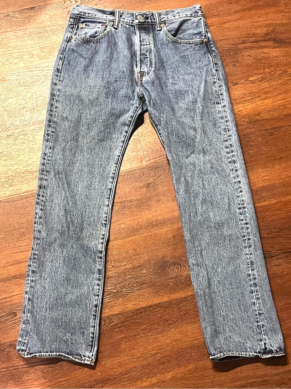 Levi's 501 Original Fit Jeans Mens 30x30 Medium Wash Button Fly Denim Red Tab